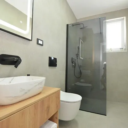 Refined And Inviting In * Канфанар