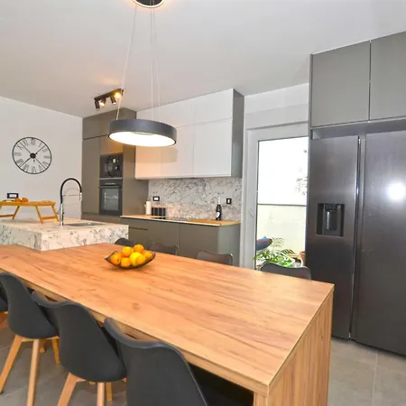 Refined And Inviting In Вилла *