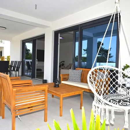 Refined And Inviting In Канфанар