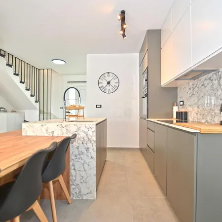 Refined And Inviting In Вилла *
